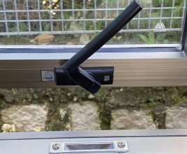 Cửa sổ mở hất